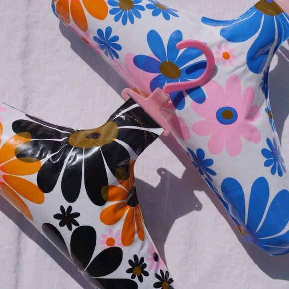 Set of 2 cute 70s inflatable hangers - Picture 2 of 5